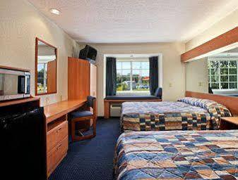 Microtel Inn & Suites By Wyndham Lillington/Campbell University Buitenkant foto