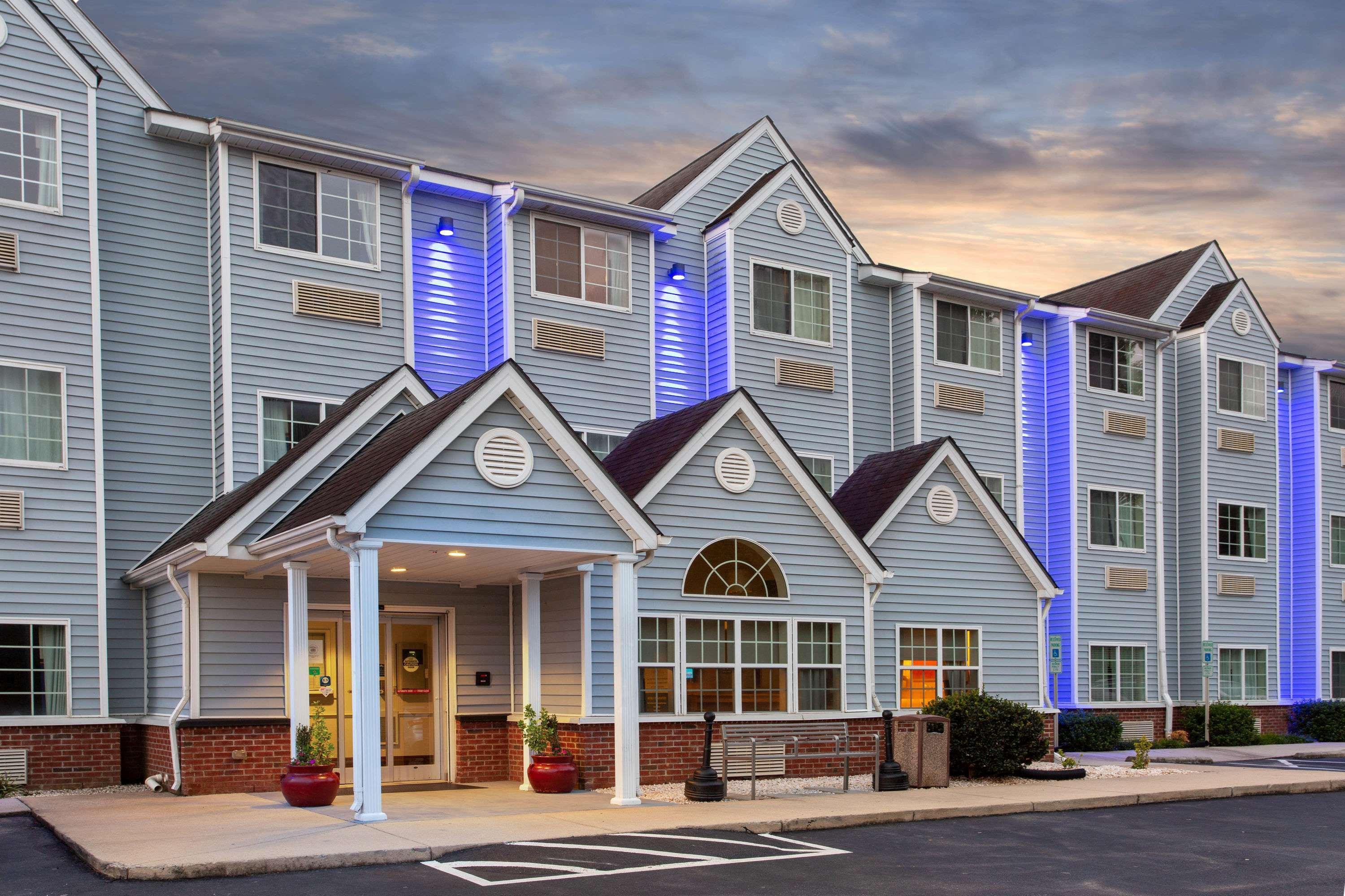 Microtel Inn & Suites By Wyndham Lillington/Campbell University Buitenkant foto