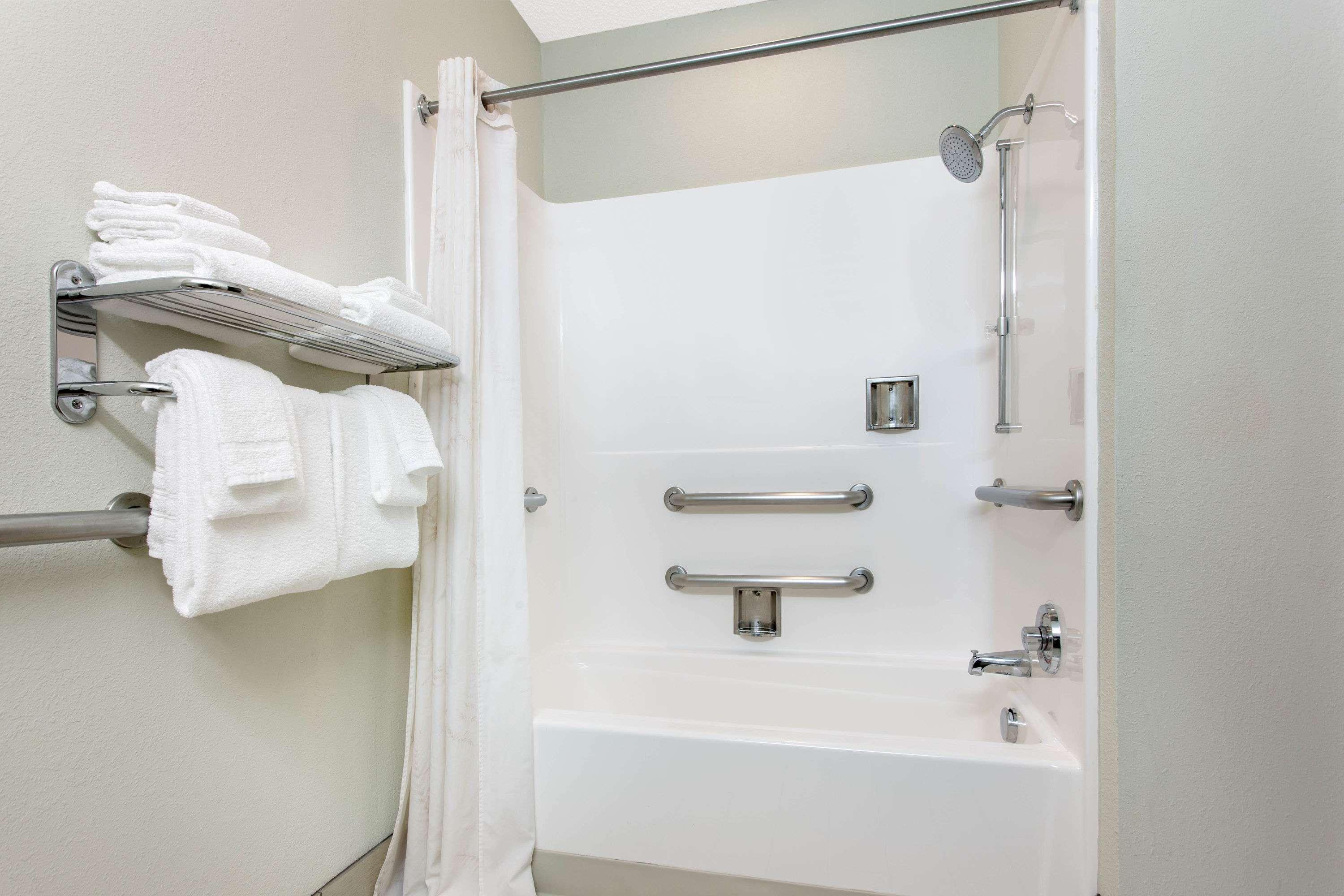 Microtel Inn & Suites By Wyndham Lillington/Campbell University Buitenkant foto