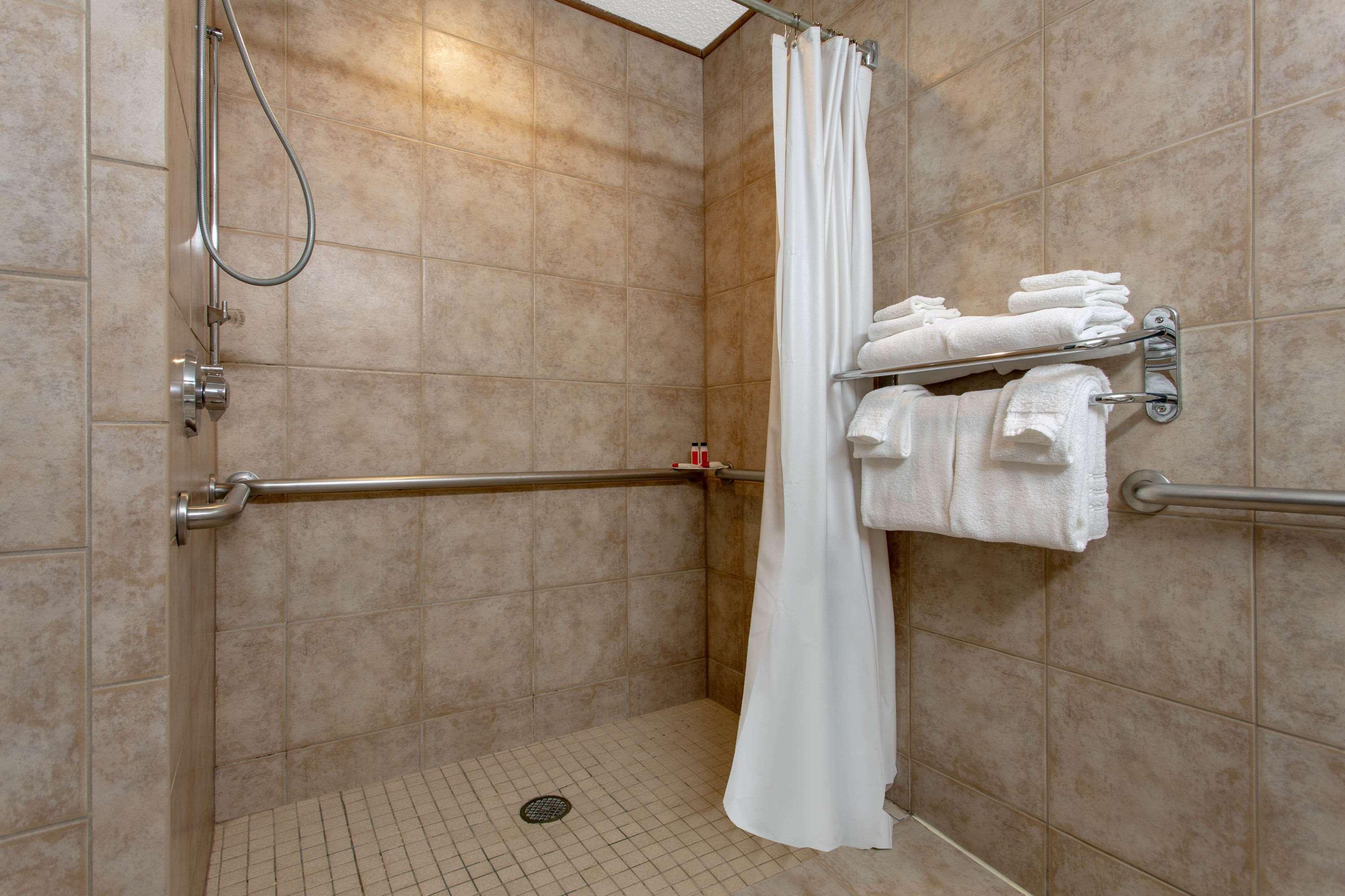 Microtel Inn & Suites By Wyndham Lillington/Campbell University Buitenkant foto