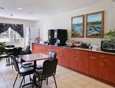Microtel Inn & Suites By Wyndham Lillington/Campbell University Restaurant foto